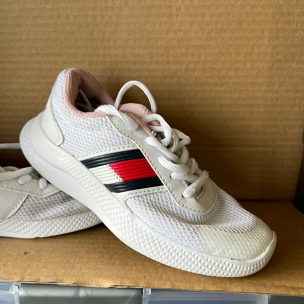 Tommy Hilfiger sneakers size 12